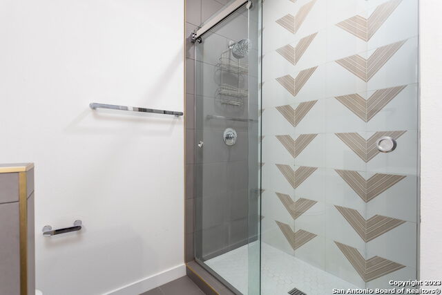 Listing photo id 18 for 657 Stadtbach  8