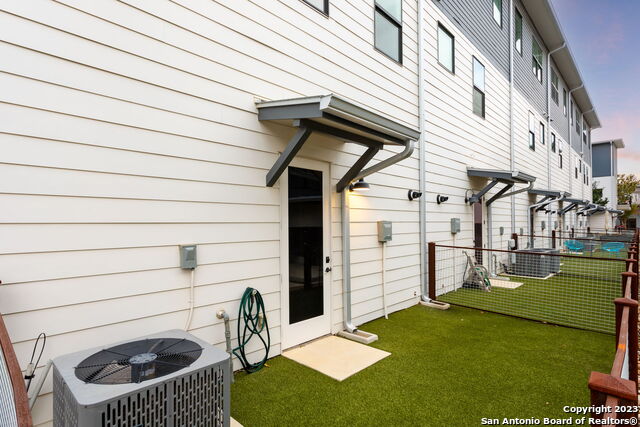 Listing photo id 20 for 657 Stadtbach  8
