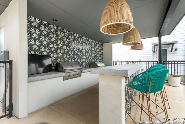 Listing photo id 24 for 657 Stadtbach  8