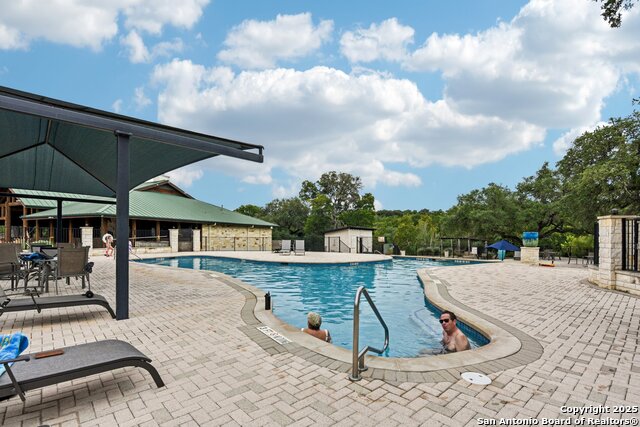 Listing photo id 15 for 117 Covered Bridge Dr
