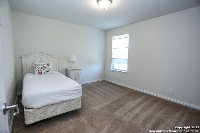 Listing photo id 18 for 2046 Egret Avenue