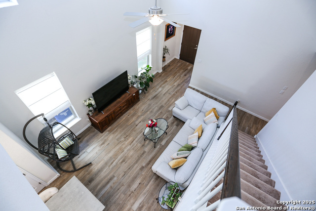 Listing photo id 19 for 2046 Egret Avenue