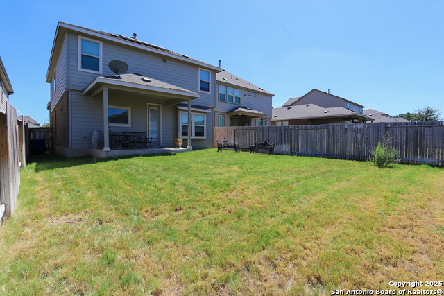 Listing photo id 21 for 2046 Egret Avenue