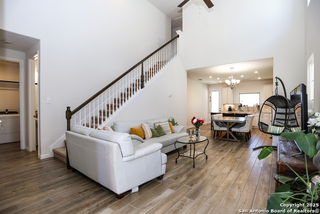 Listing photo id 2 for 2046 Egret Avenue