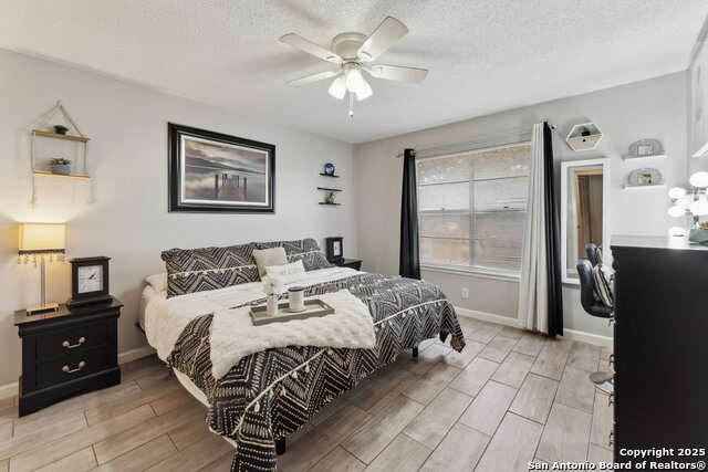 Image 12 of 17 For 923 Vance Jackson  1104