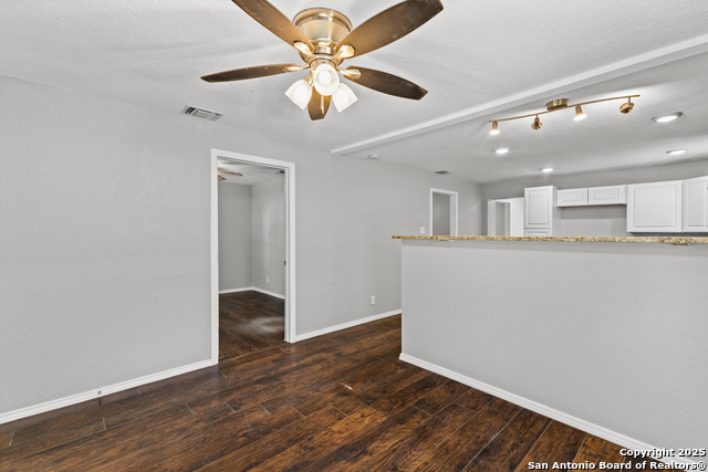 Image 4 of 20 For 714 Hallie Ave