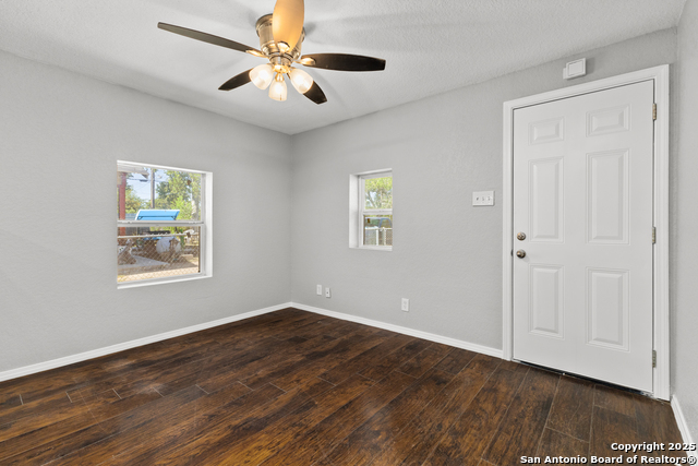 Image 5 of 20 For 714 Hallie Ave