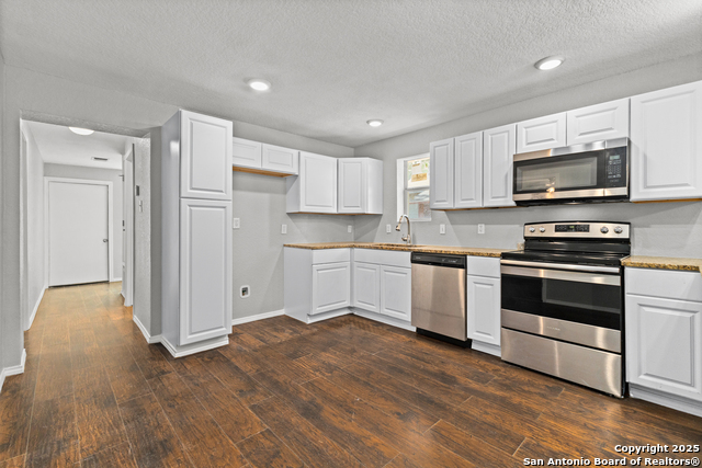 Image 6 of 20 For 714 Hallie Ave