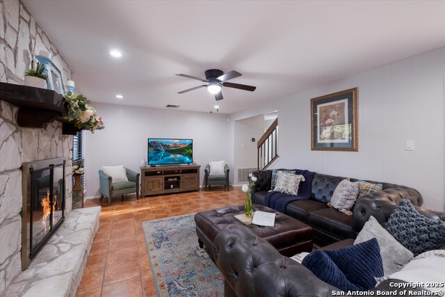 Image 10 of 34 For 2118 Encino Loop