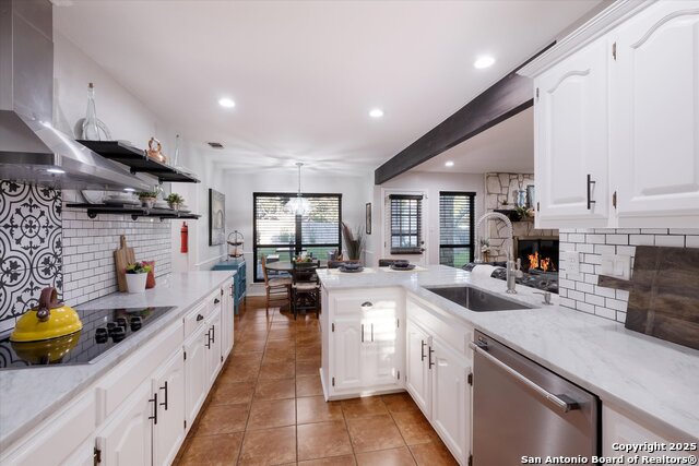 Image 14 of 34 For 2118 Encino Loop