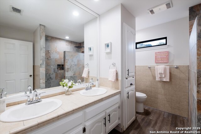 Image 21 of 34 For 2118 Encino Loop