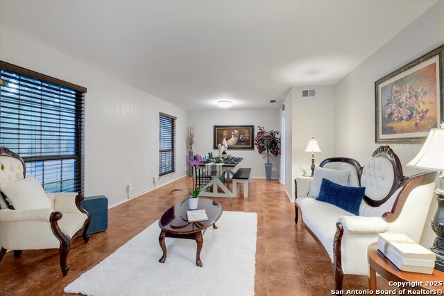 Image 4 of 34 For 2118 Encino Loop