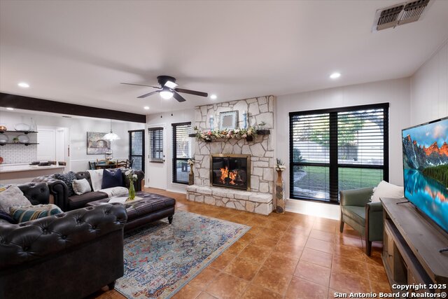 Image 7 of 34 For 2118 Encino Loop