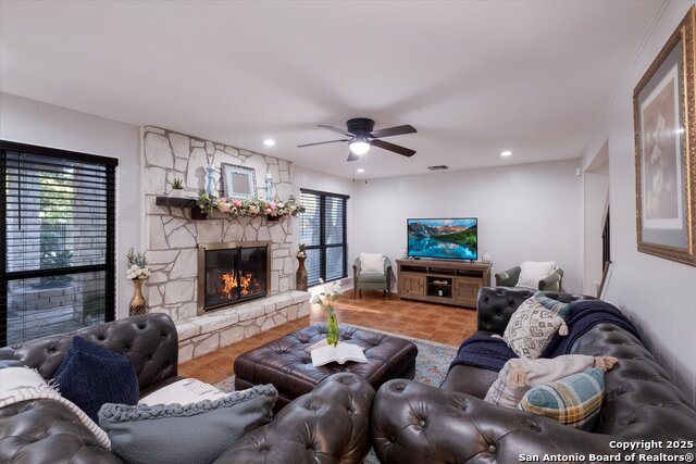 Image 8 of 34 For 2118 Encino Loop