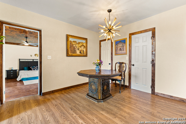 Listing photo id 10 for 200 Pr 6631