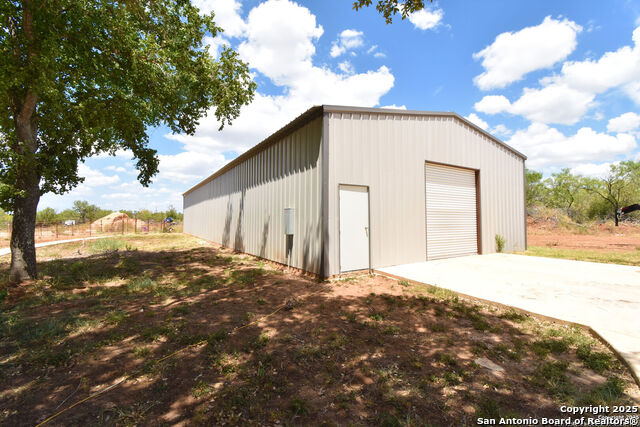 Listing photo id 18 for 200 Pr 6631
