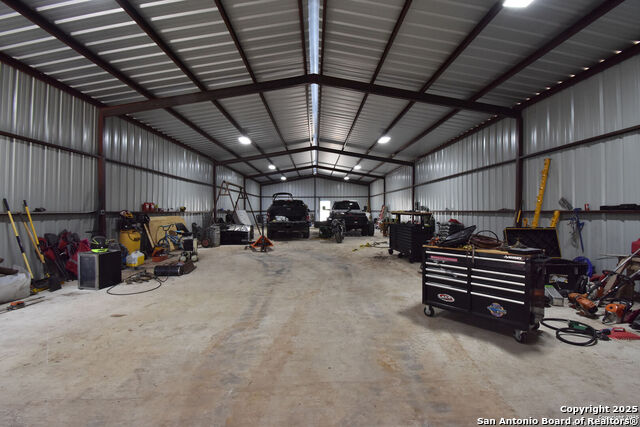 Listing photo id 19 for 200 Pr 6631
