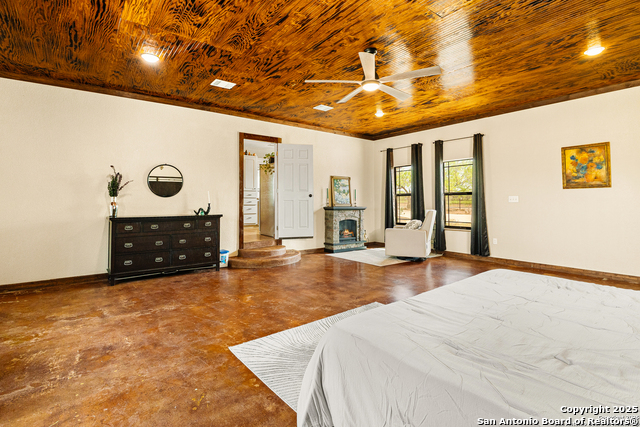 Listing photo id 4 for 200 Pr 6631