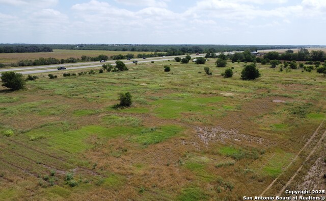 Listing photo id 3 for 5985 Highway 90 W