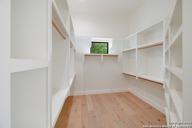 Listing photo id 19 for 430 Arthur Court