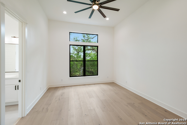 Listing photo id 23 for 430 Arthur Court