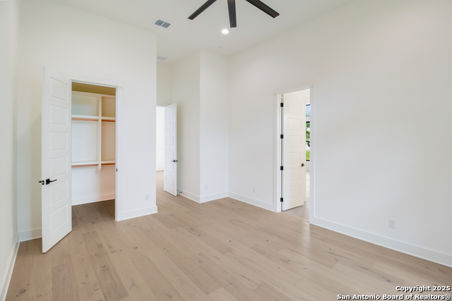 Listing photo id 24 for 430 Arthur Court