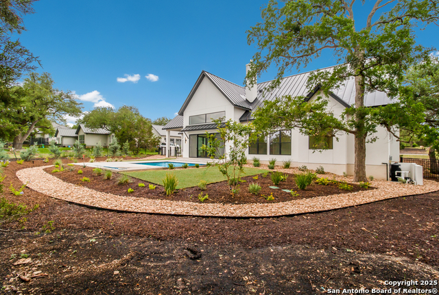 Listing photo id 32 for 430 Arthur Court