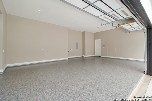 Listing photo id 37 for 430 Arthur Court