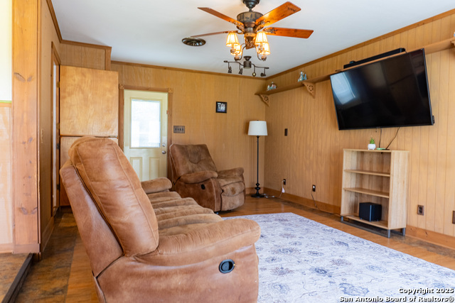 Details for 517 East Martindale Rd, Seguin, TX 78155