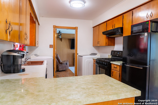 Image 10 of 44 For 517 East Martindale Rd