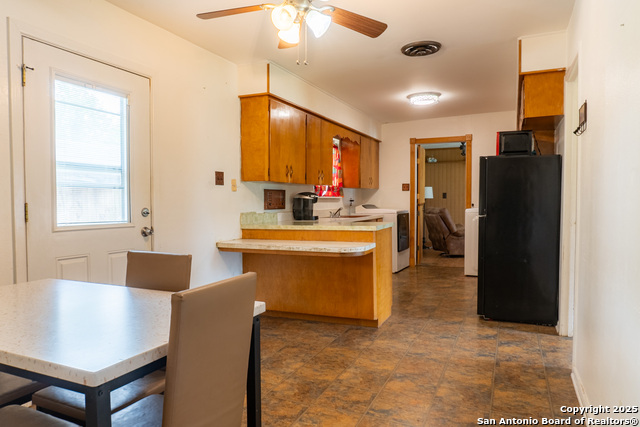 Image 11 of 44 For 517 East Martindale Rd