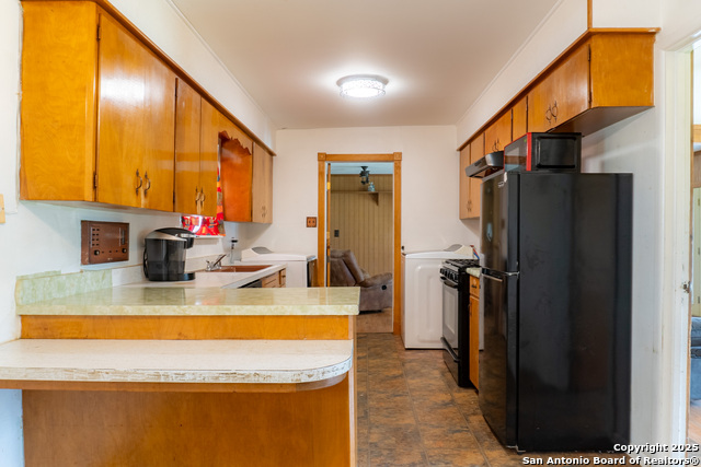 Image 13 of 44 For 517 East Martindale Rd