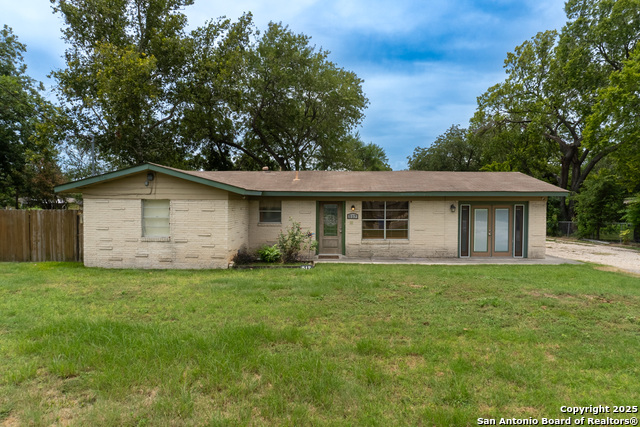 Image 22 of 44 For 517 East Martindale Rd