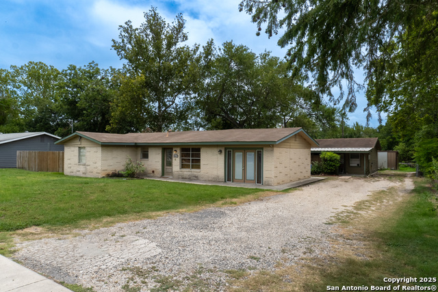 Image 23 of 44 For 517 East Martindale Rd