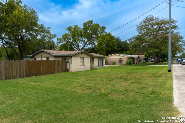 Image 24 of 44 For 517 East Martindale Rd