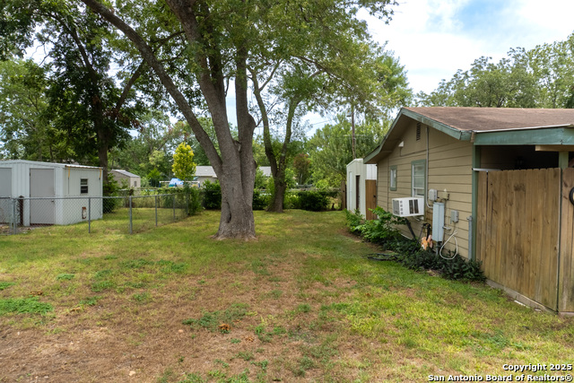 Image 28 of 44 For 517 East Martindale Rd