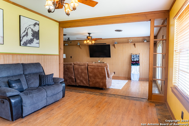 Image 3 of 44 For 517 East Martindale Rd