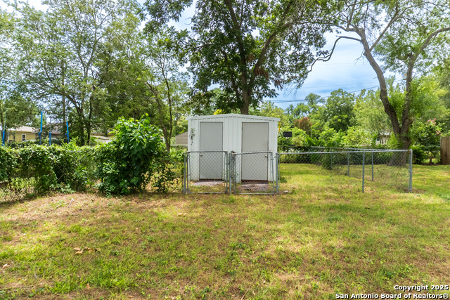 Image 37 of 44 For 517 East Martindale Rd