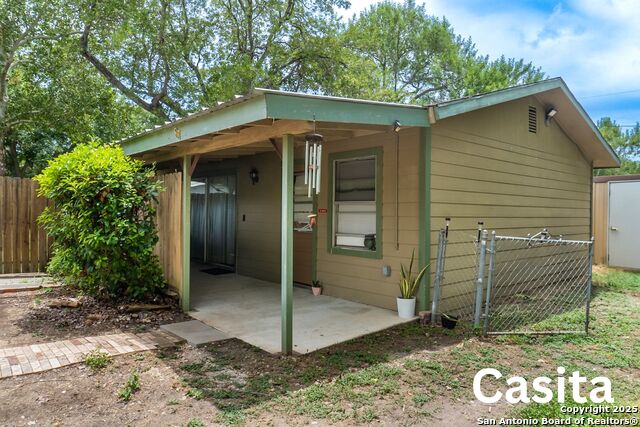 Image 39 of 44 For 517 East Martindale Rd