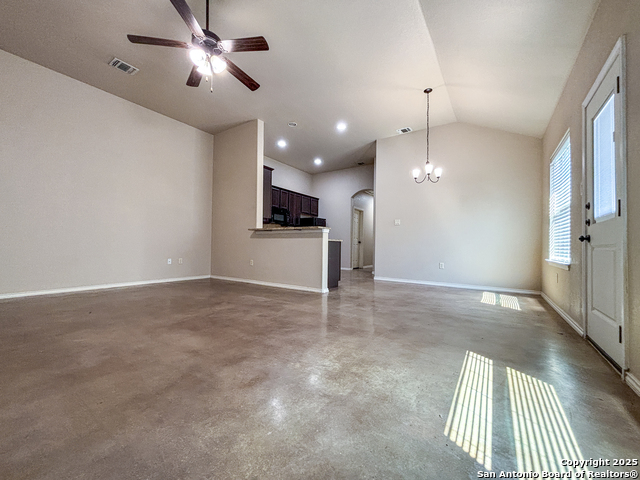 Image 3 of 18 For 750 Saengerhalle