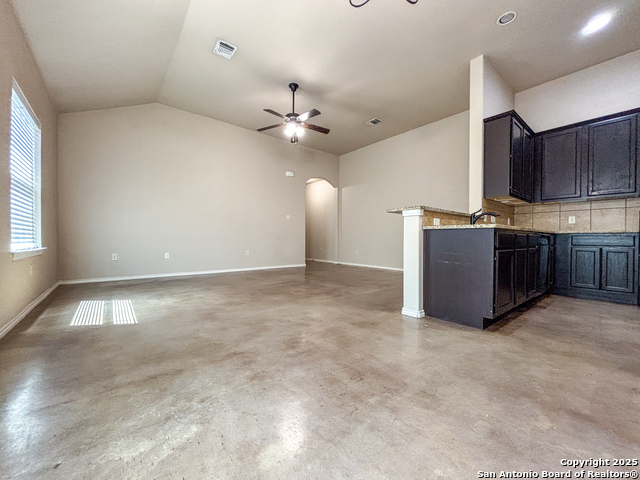 Image 5 of 18 For 750 Saengerhalle