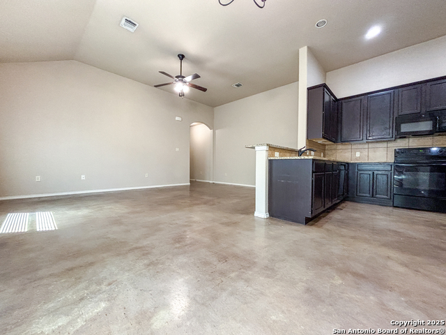 Image 6 of 18 For 750 Saengerhalle