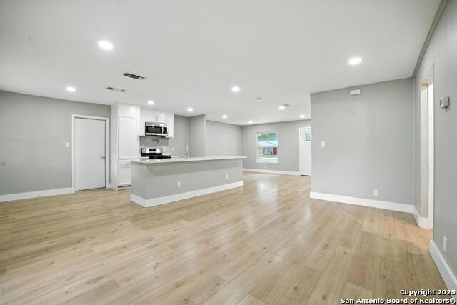 Image 16 of 31 For 4142 Willow Green