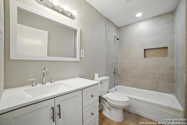 Image 18 of 31 For 4142 Willow Green