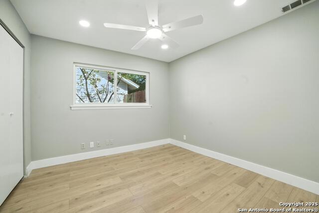 Image 22 of 31 For 4142 Willow Green