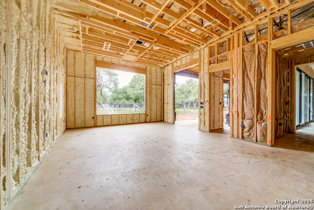 Listing photo id 8 for 325 Ranch Heights