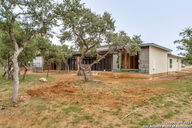 Listing photo id 10 for 325 Ranch Heights