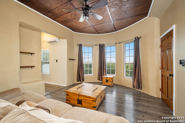 Image 20 of 34 For 10655 Rebecca Creek