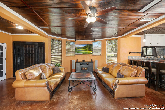 Image 8 of 34 For 10655 Rebecca Creek