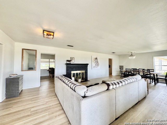 Listing photo id 1 for 82 Bowman Ln